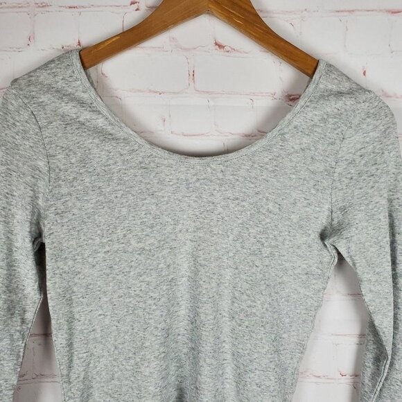 NEW Chaser Womens U Neck Long Sleeve Cropped Tee Shirt S Gray U Back Top - Picture 4 of 10
